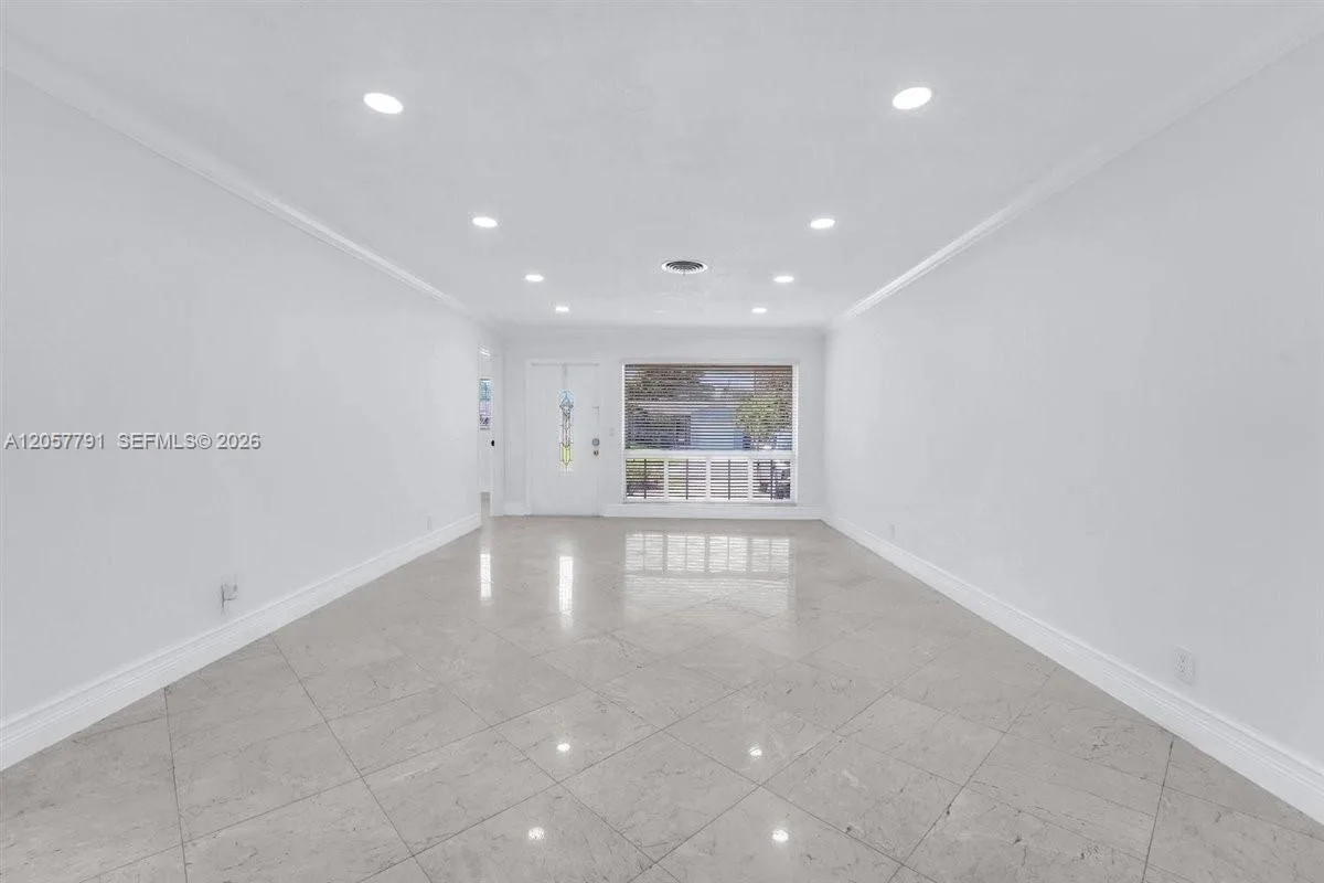 2005 N 36th Ave, Hollywood, FL 33021 photo 5