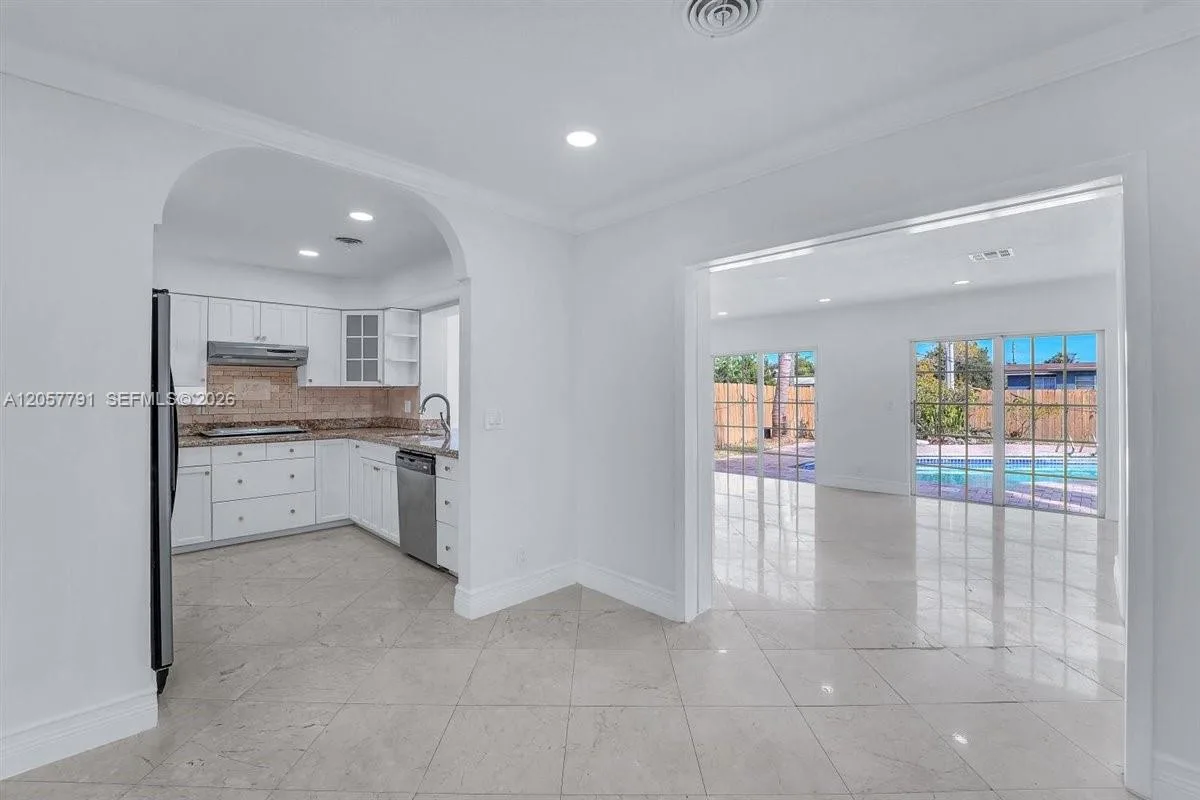 2005 N 36th Ave, Hollywood, FL 33021 photo 6