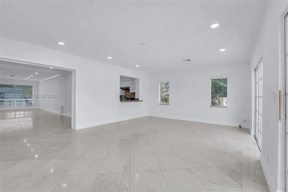 2005 N 36th Ave, Hollywood, FL 33021 photo 8