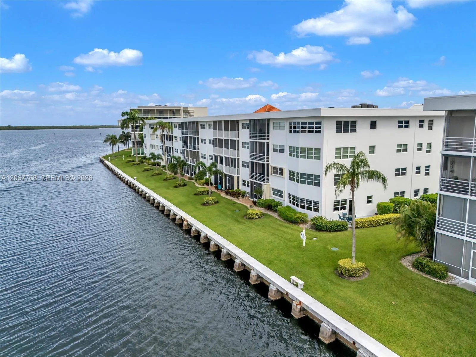 28 Yacht Club Dr # 202, North Palm Beach, FL 33408