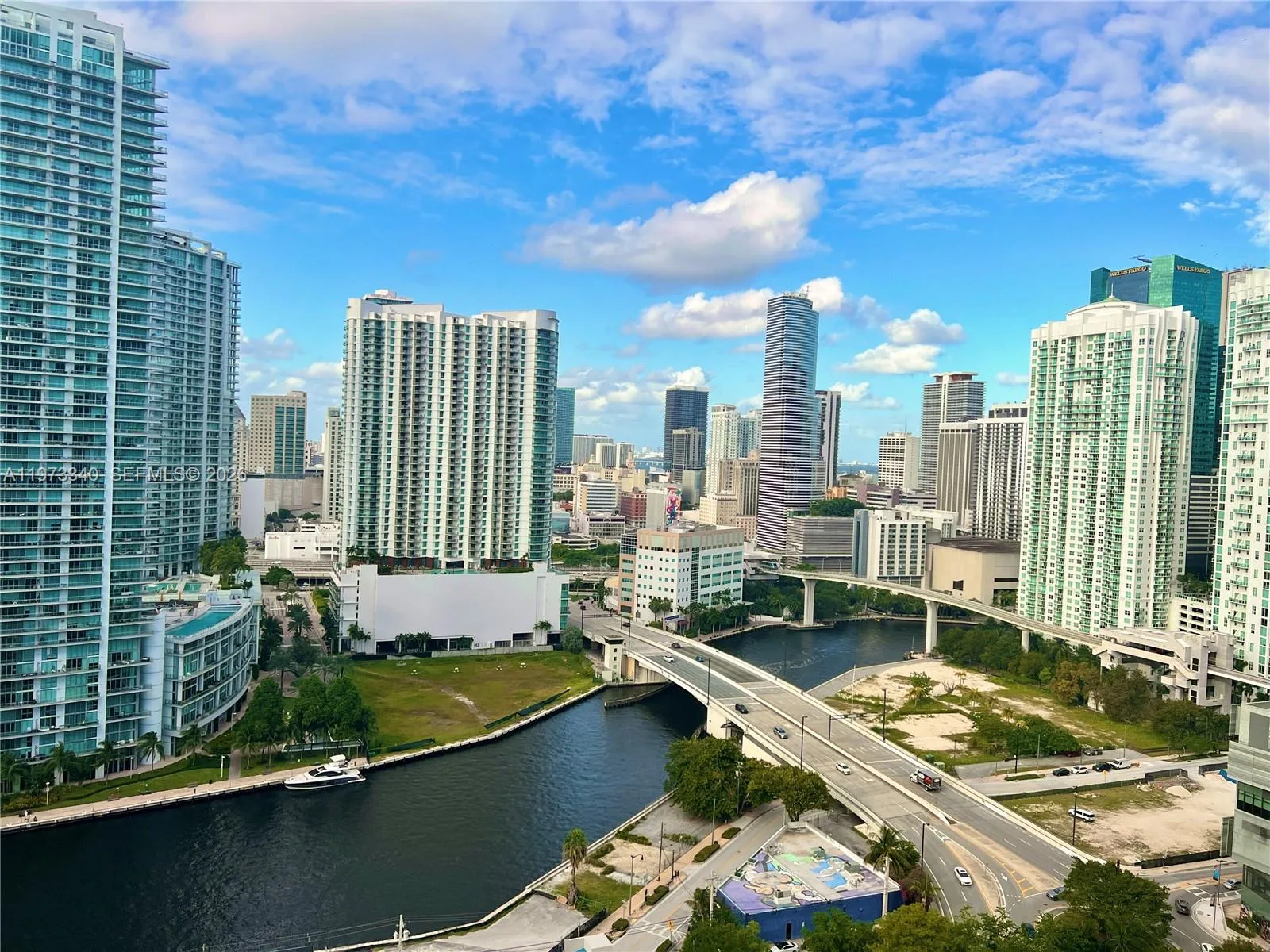 88 SW 7th St # 2012, Miami, FL 33130 photo 2