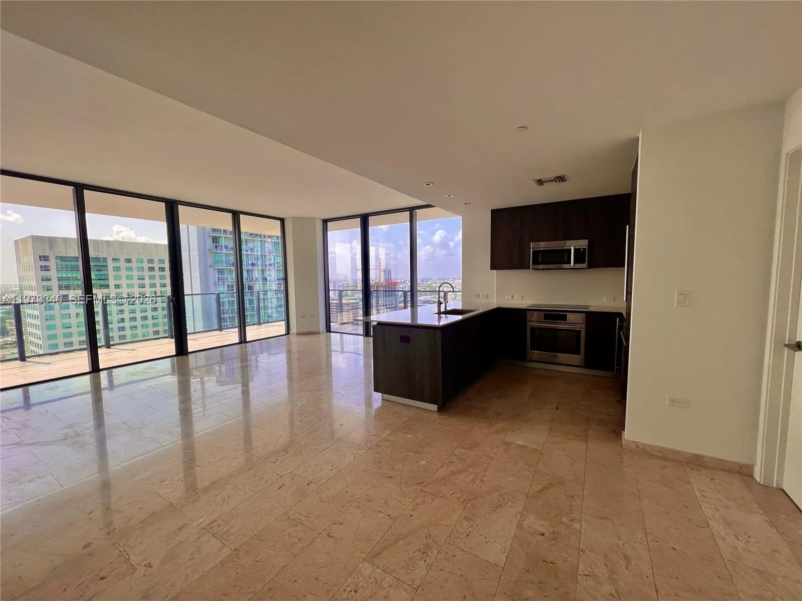 88 SW 7th St # 2012, Miami, FL 33130 photo 3