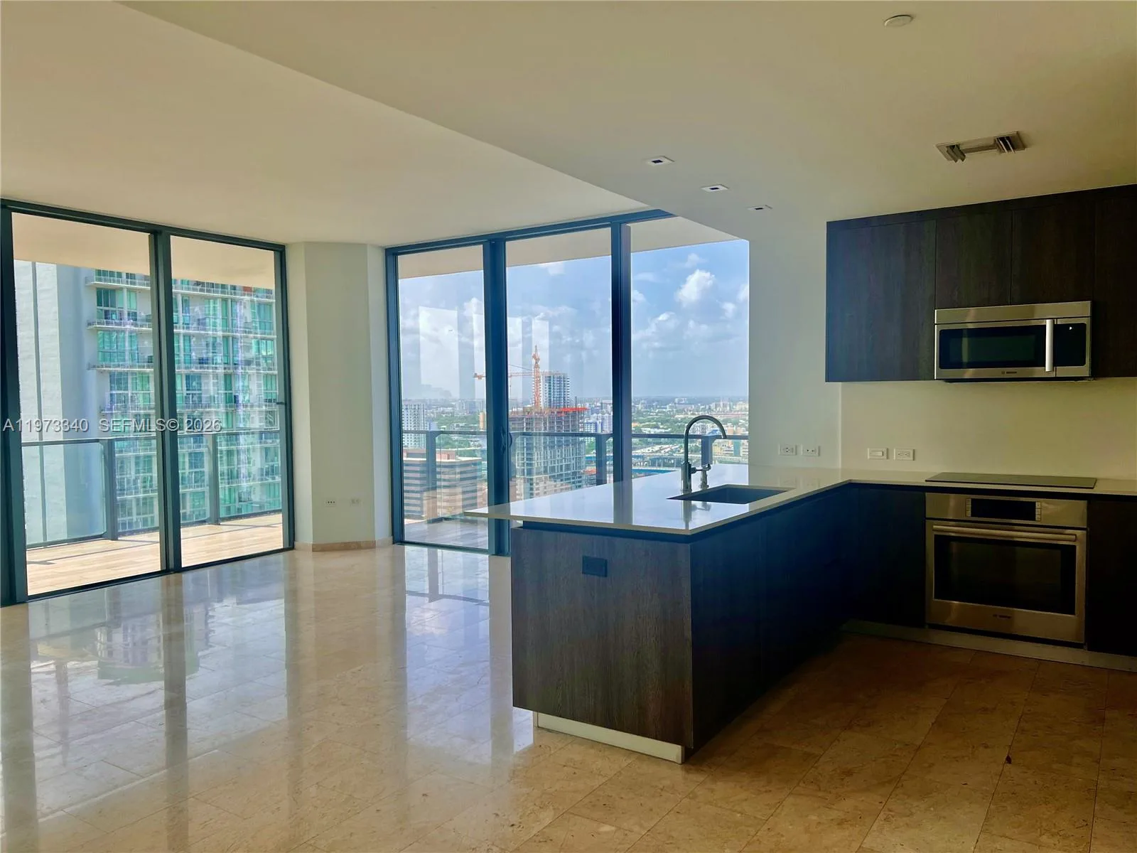 88 SW 7th St # 2012, Miami, FL 33130 photo 4