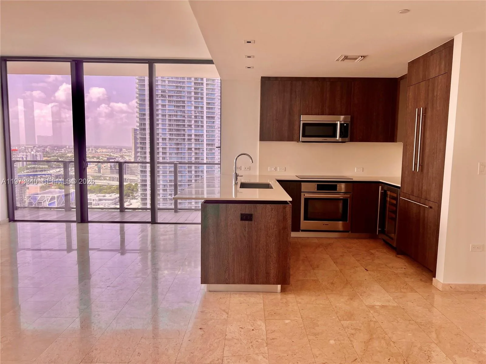 88 SW 7th St # 2012, Miami, FL 33130 photo 5