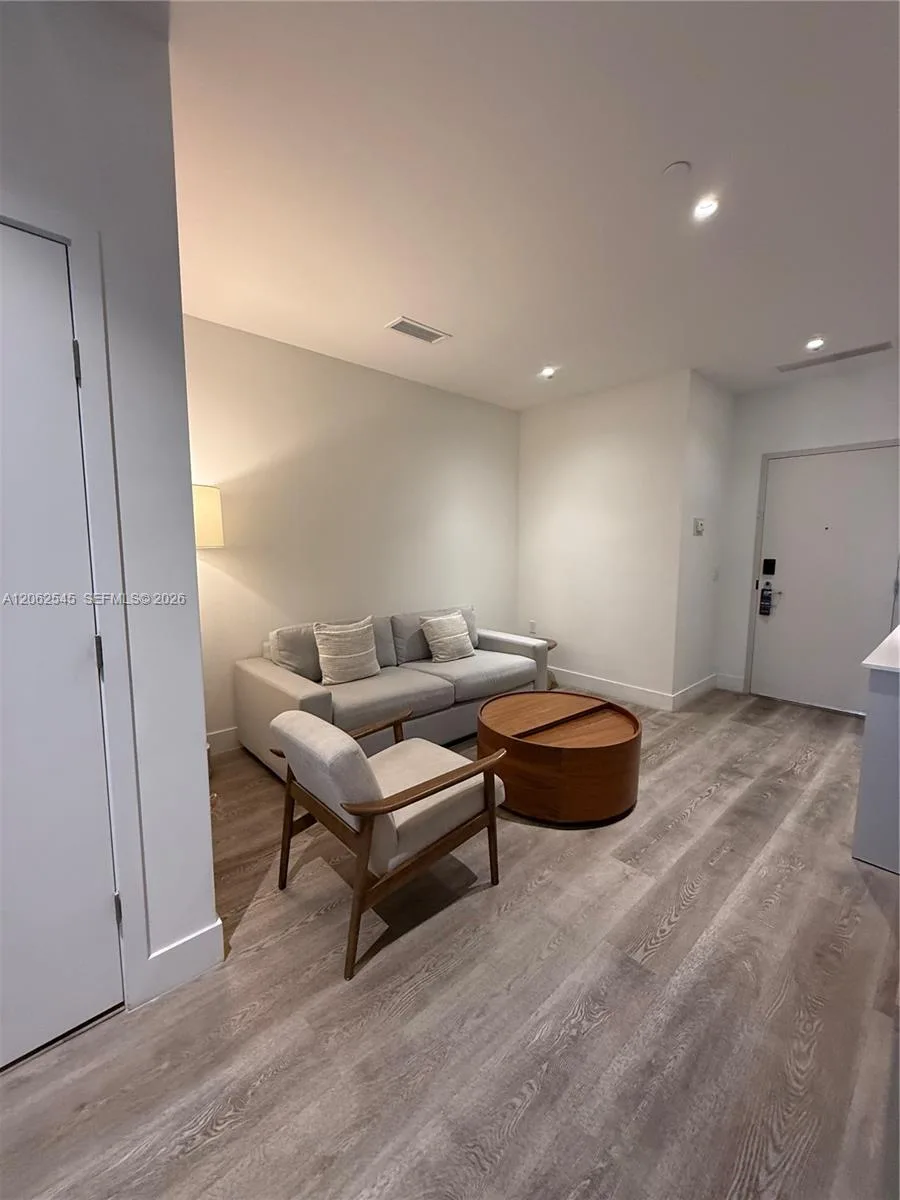 229 SW 9th St # 507, Miami, FL 33130 photo 8