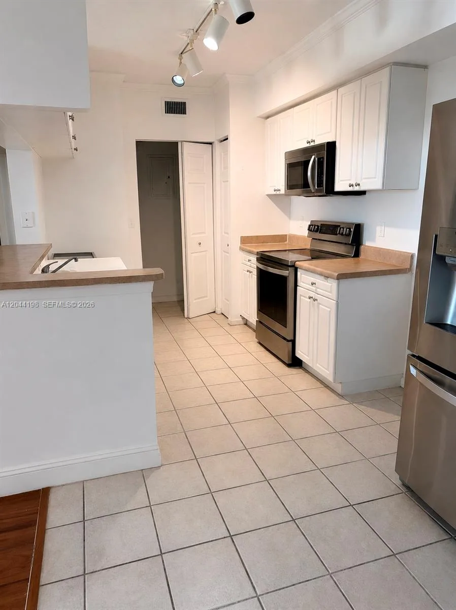 17145 N Bay Rd # 4307, Sunny Isles Beach, FL 33160 photo 3