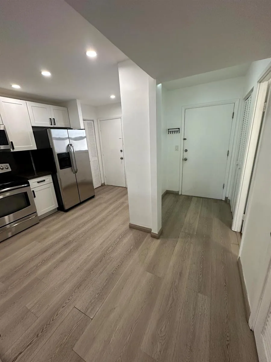 1660 NE 191st Street # 404-1, Miami, FL 33179 photo 2