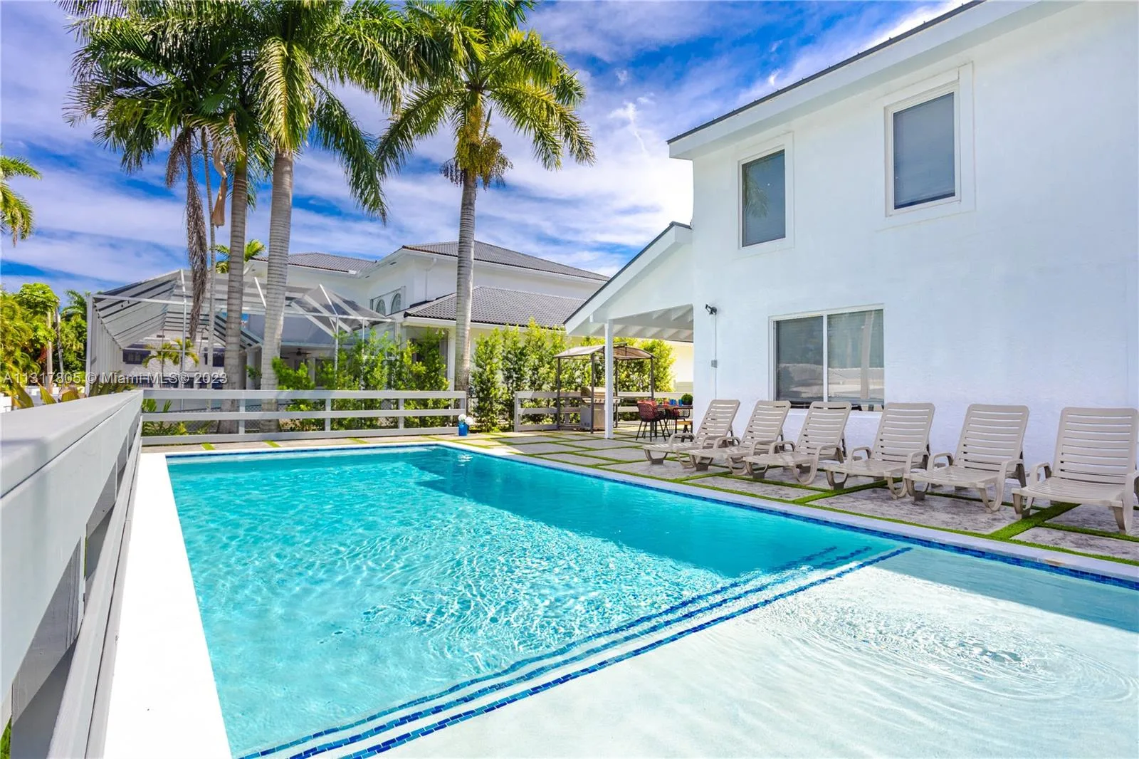 1109 Hollywood Blvd, Hollywood, FL 33019 photo 2