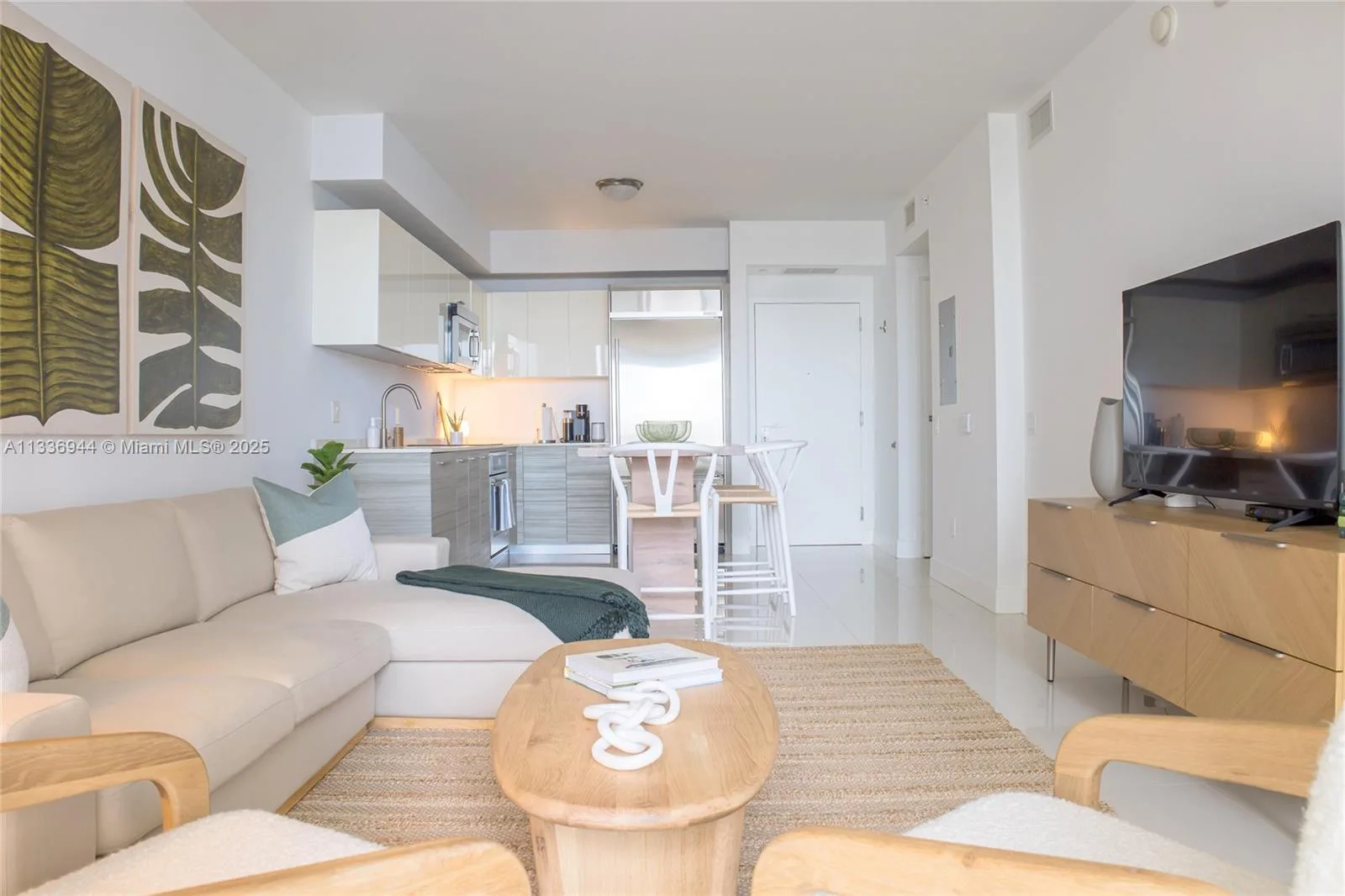 1300 Brickell Bay Dr # 1608, Miami, FL 33131 photo 6