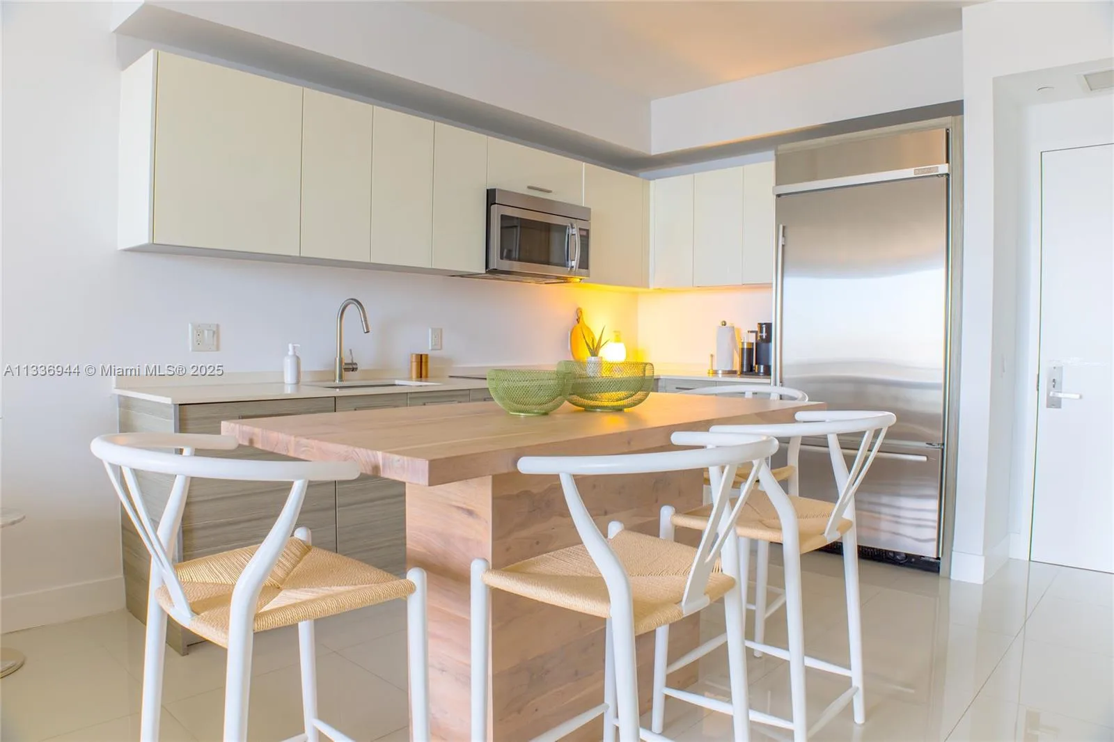1300 Brickell Bay Dr # 1608, Miami, FL 33131 photo 8