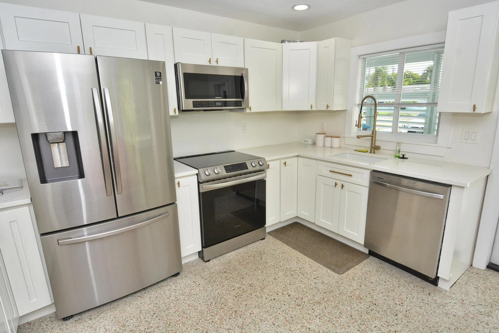 1395 NE Flora Place, Jensen Beach, FL 34957 photo 5