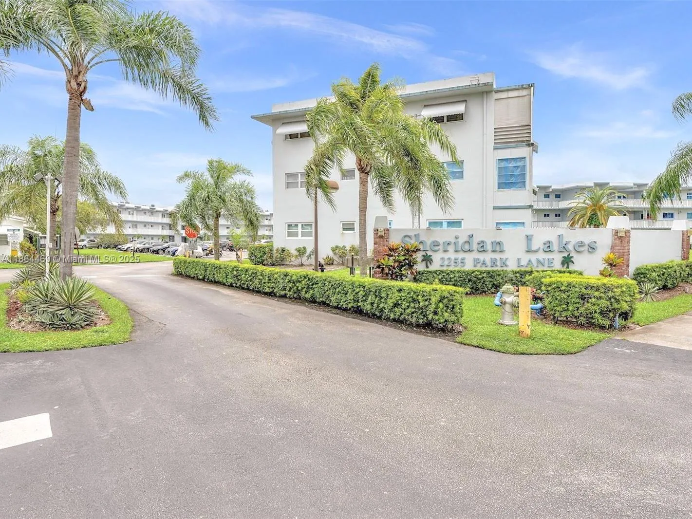 2300 Park Ln # 105, Hollywood, FL 33021