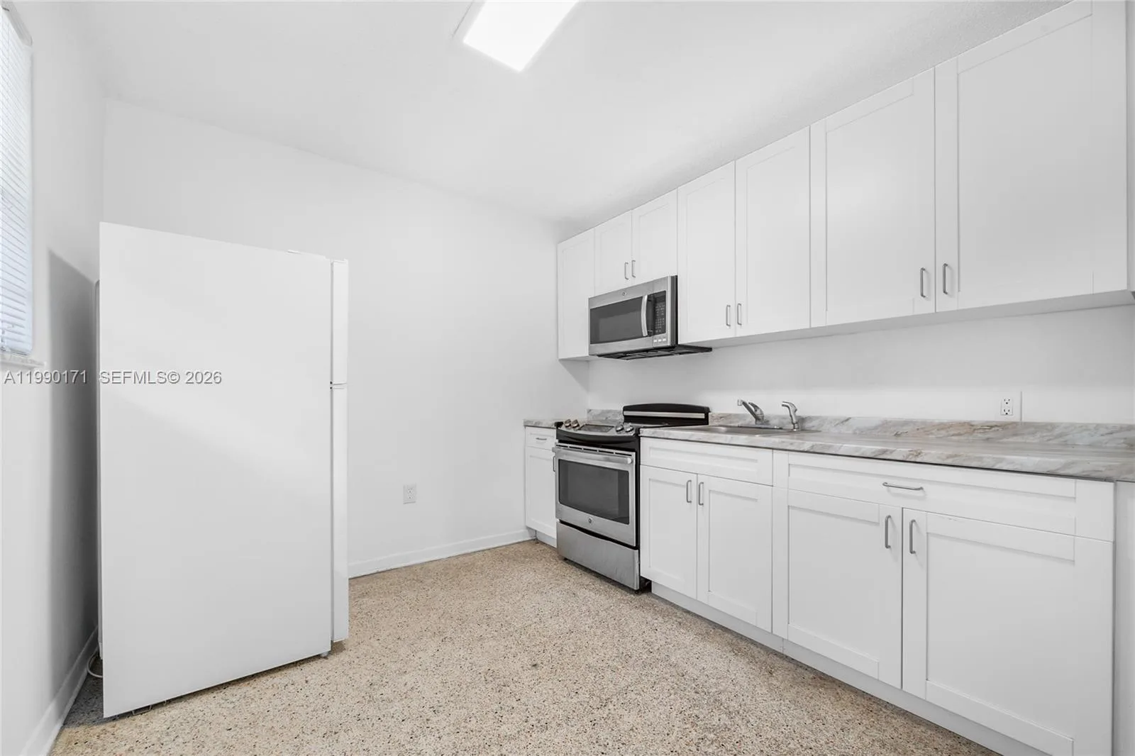 2661 SW 11th St # 8, Miami, FL 33135 photo 2
