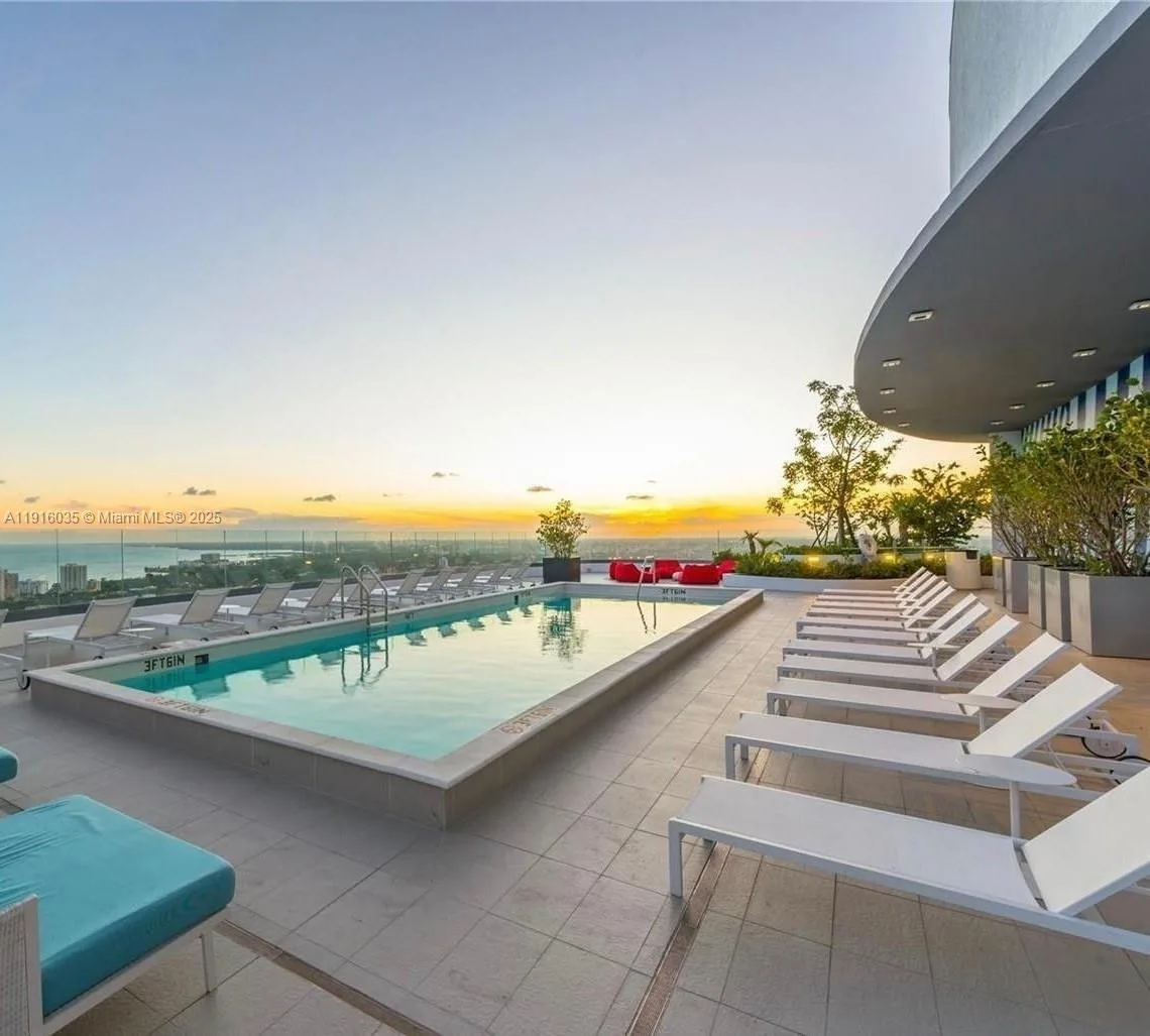 55 SW 9th St # 2902, Miami, FL 33130