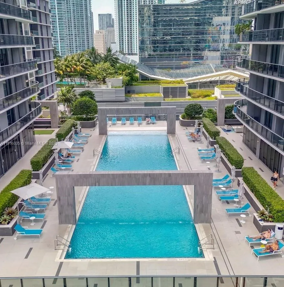 55 SW 9th St # 2902, Miami, FL 33130 photo 6