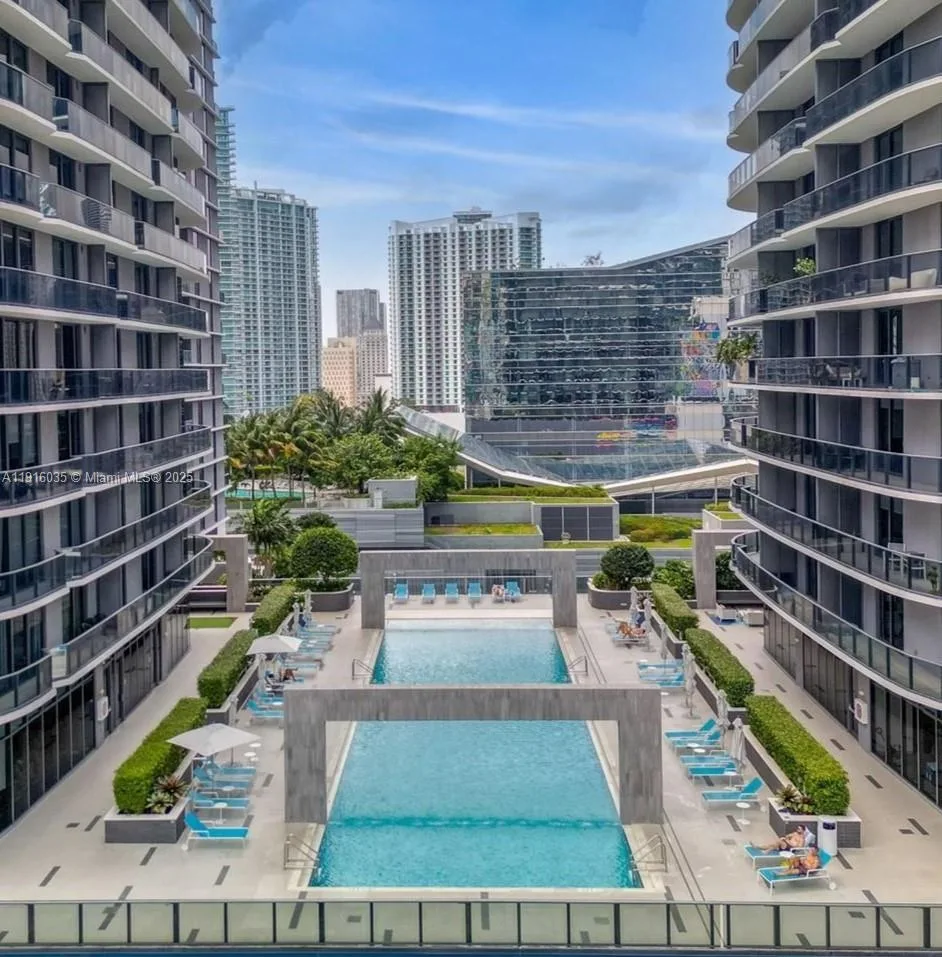 55 SW 9th St # 2902, Miami, FL 33130 photo 7