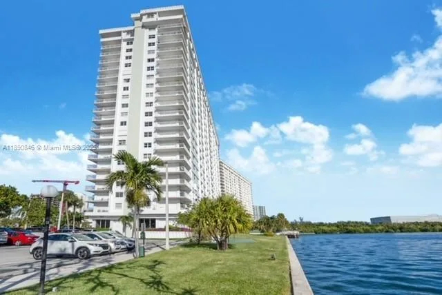 500 Bayview Dr # 622, Sunny Isles Beach, FL 33160 photo 11