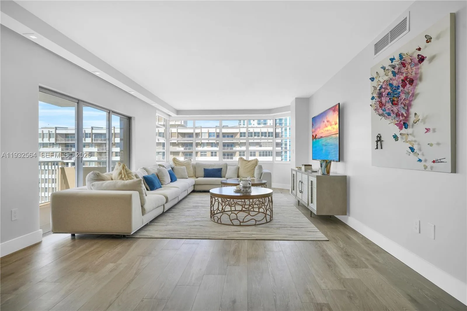 1985 S Ocean Dr # 17F, Hallandale Beach, FL 33009