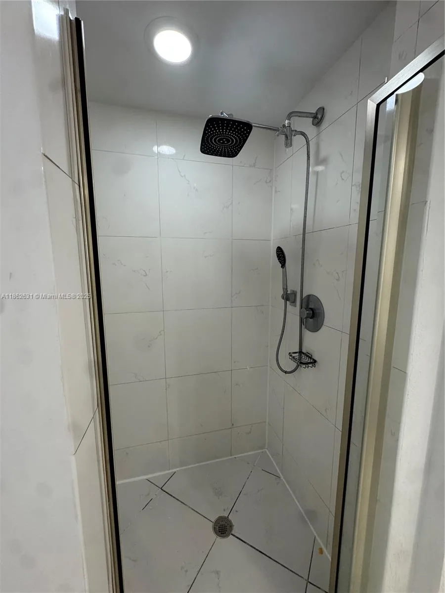 55 SE 6th St # 3004, Miami, FL 33131 photo 11