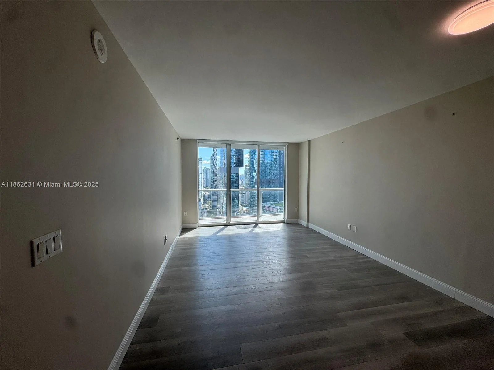 55 SE 6th St # 3004, Miami, FL 33131 photo 3