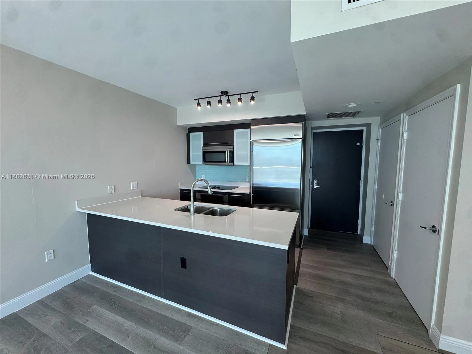 55 SE 6th St # 3004, Miami, FL 33131 photo 4
