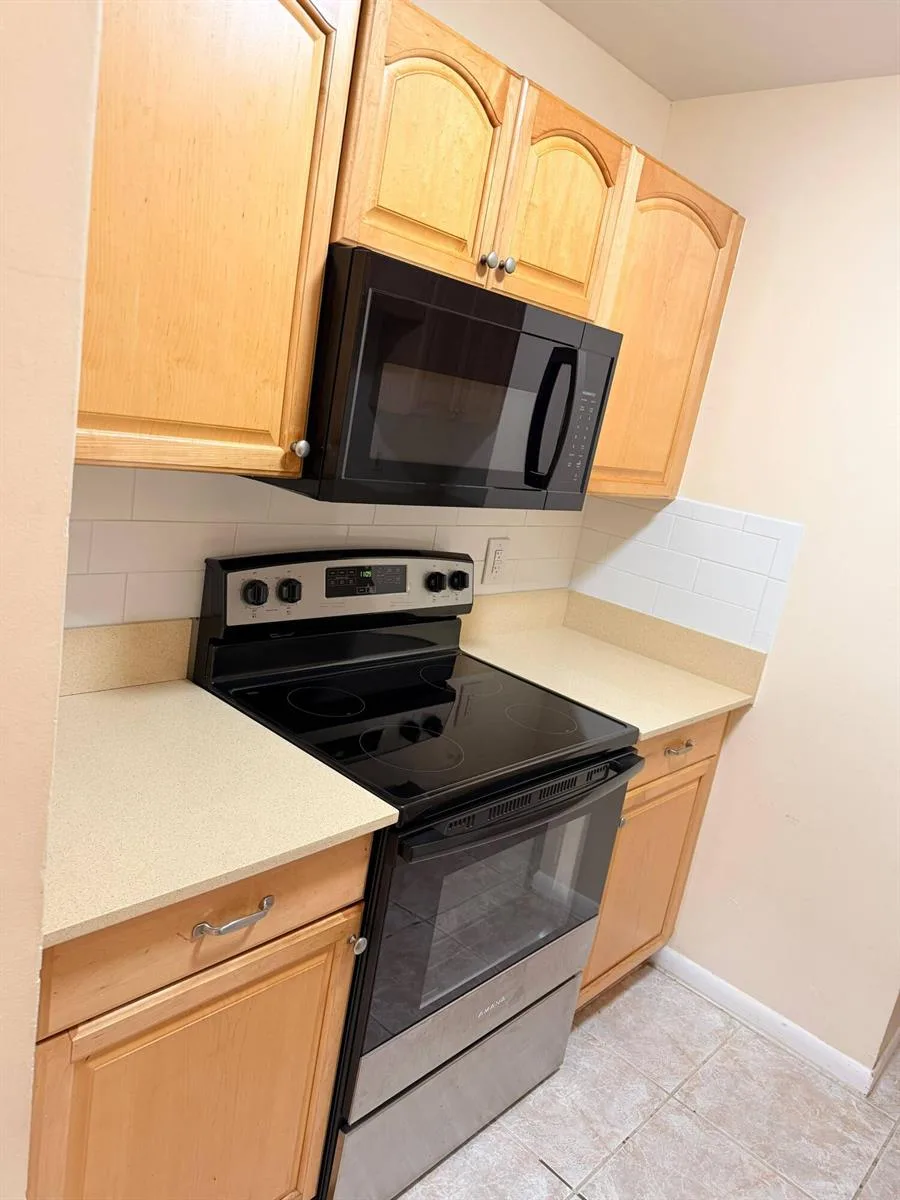 1020 CRYSTAL LAKE Drive # 209, Deerfield Beach, FL 33064