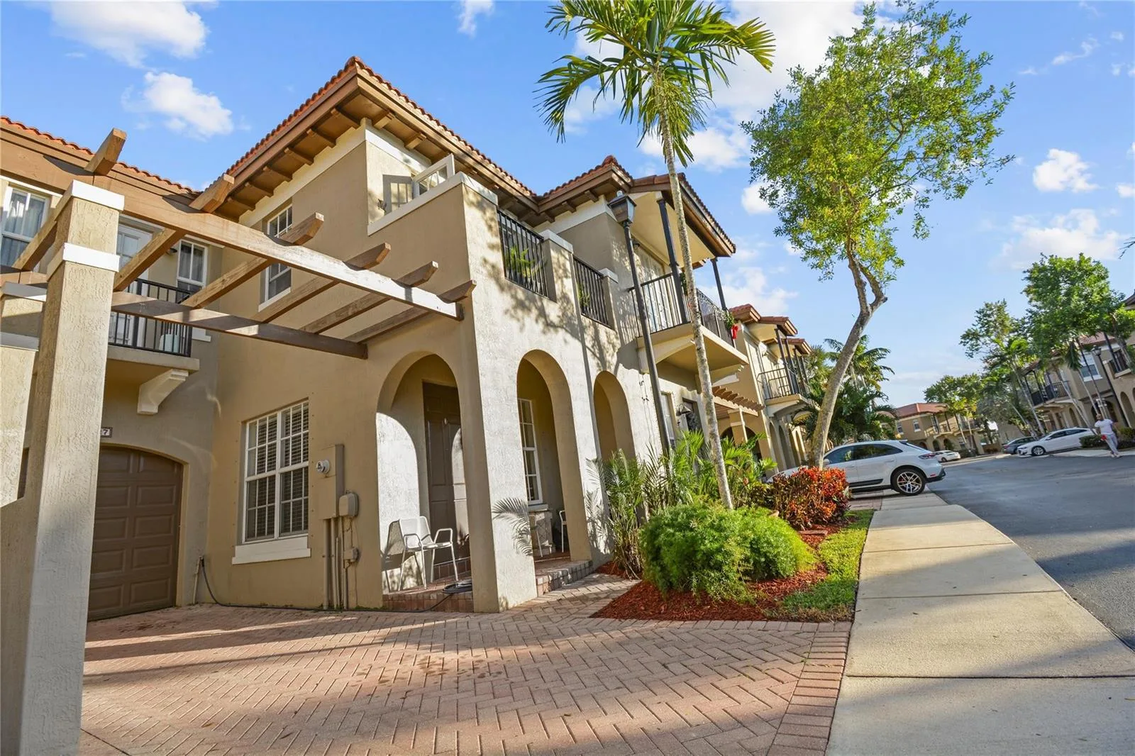 6927 Julia Gardens Drive, Coconut Creek, FL 33073 photo 2
