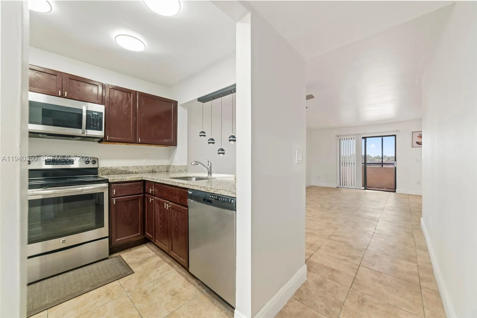 880 NE 207th Ter # 202-10, Miami, FL 33179 photo 4