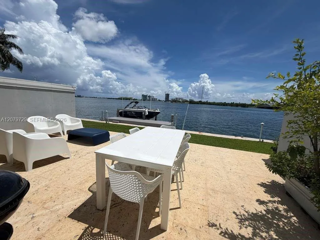 8031 NE Bayshore Ct # 8031, Miami, FL 33138