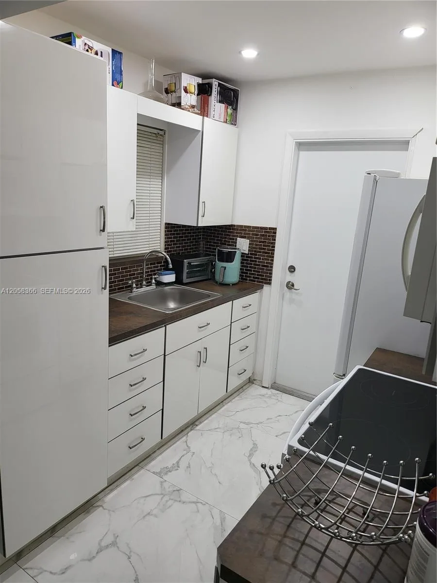 1747 Rodman St # 110, Hollywood, FL 33020 photo 6