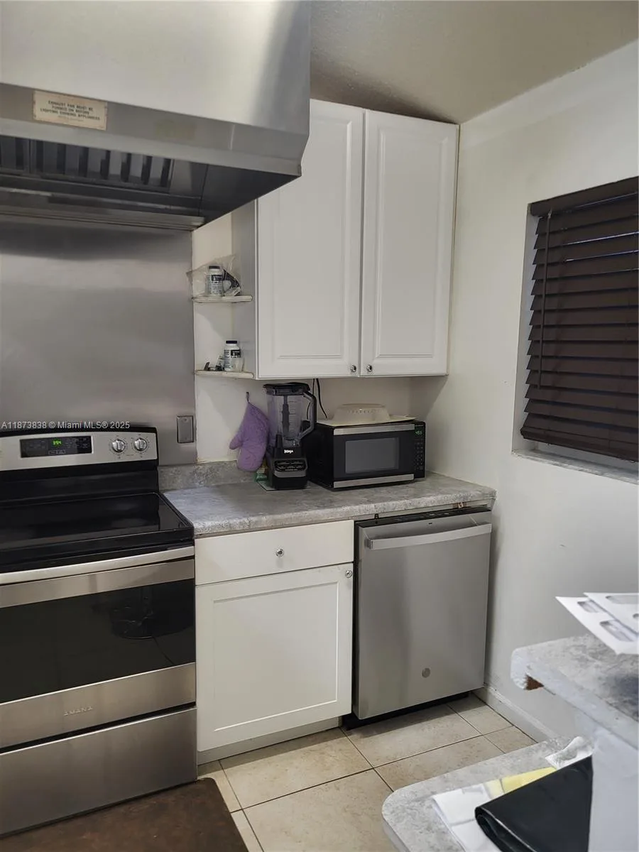 3621 NW 90th Ter, Sunrise, FL 33351 photo 4