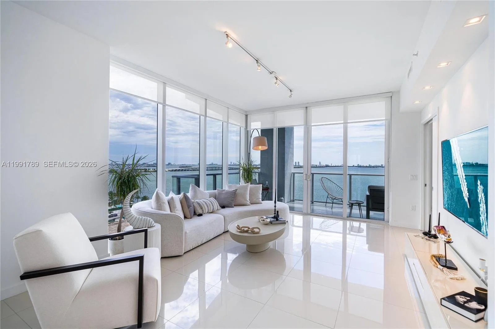 601 NE 27th St # 1007, Miami, FL 33137 photo 8