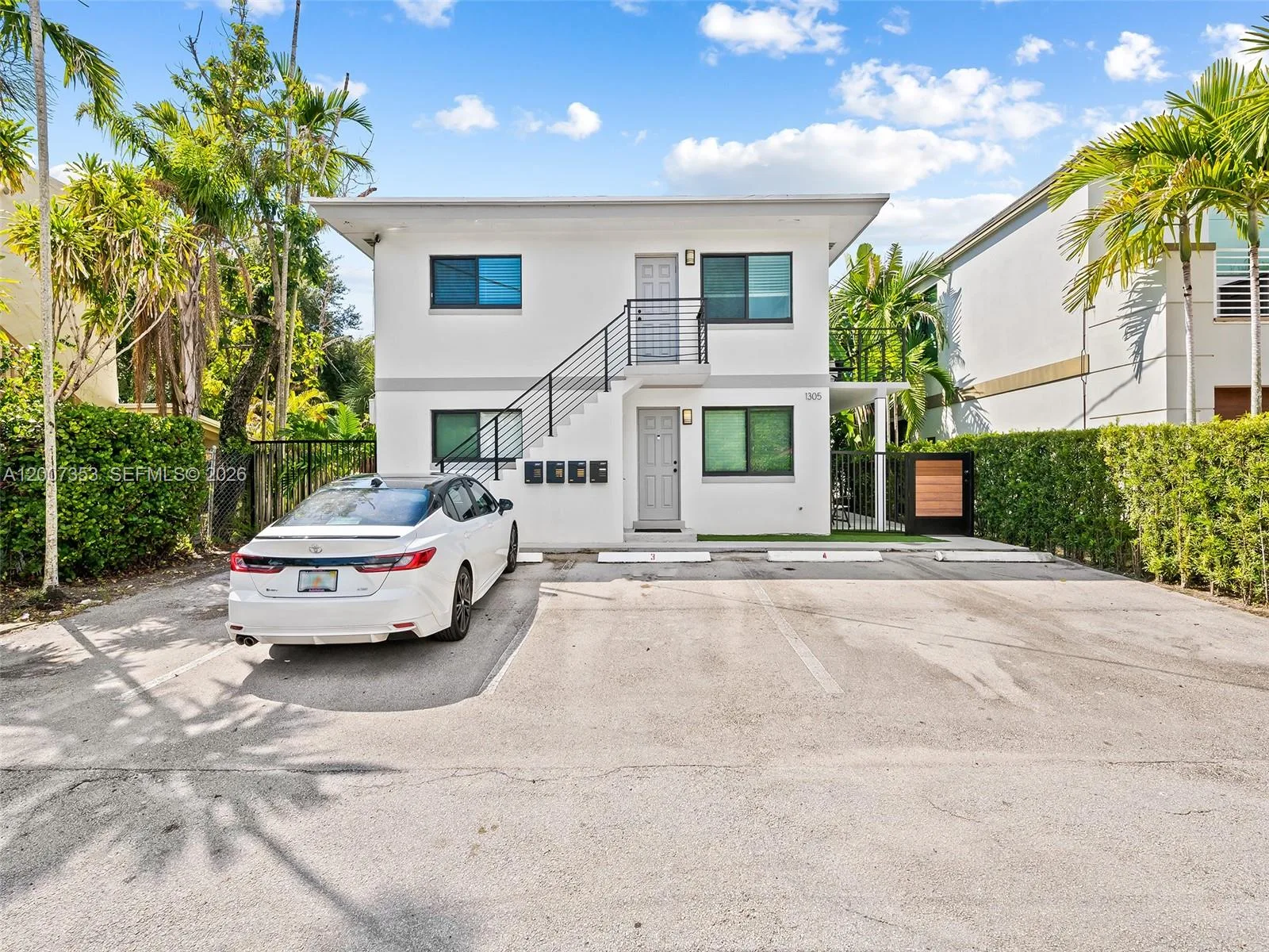 1305 SE 1st St, Fort Lauderdale, FL 33301 photo 2