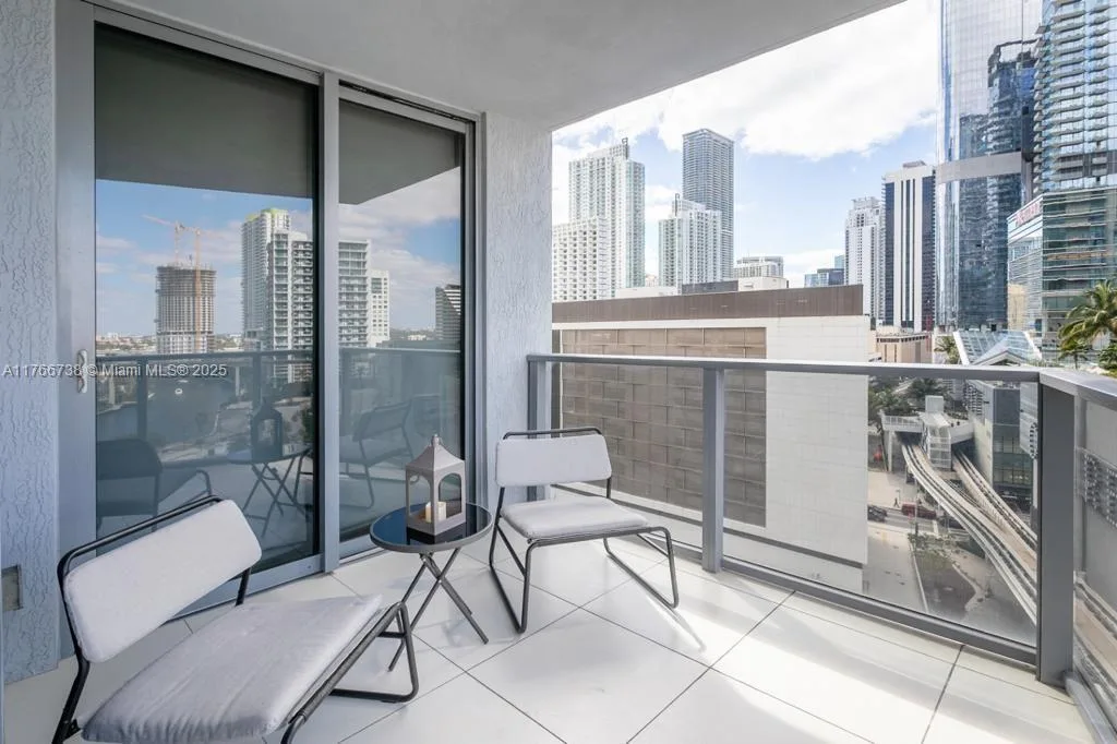 31 SE 6th St # 1601, Miami, FL 33131 photo 11