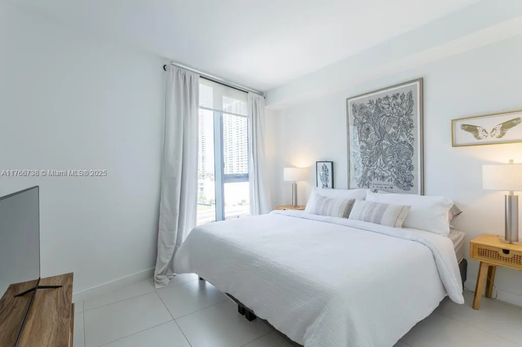 31 SE 6th St # 1601, Miami, FL 33131 photo 8