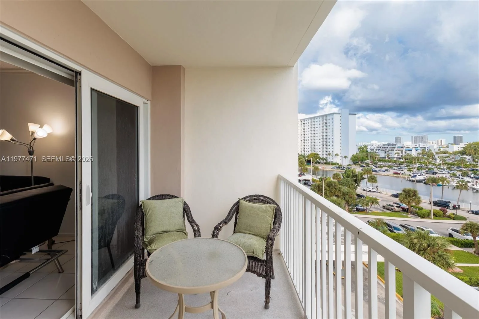 300 Bayview Dr # 509, Sunny Isles Beach, FL 33160 photo 5
