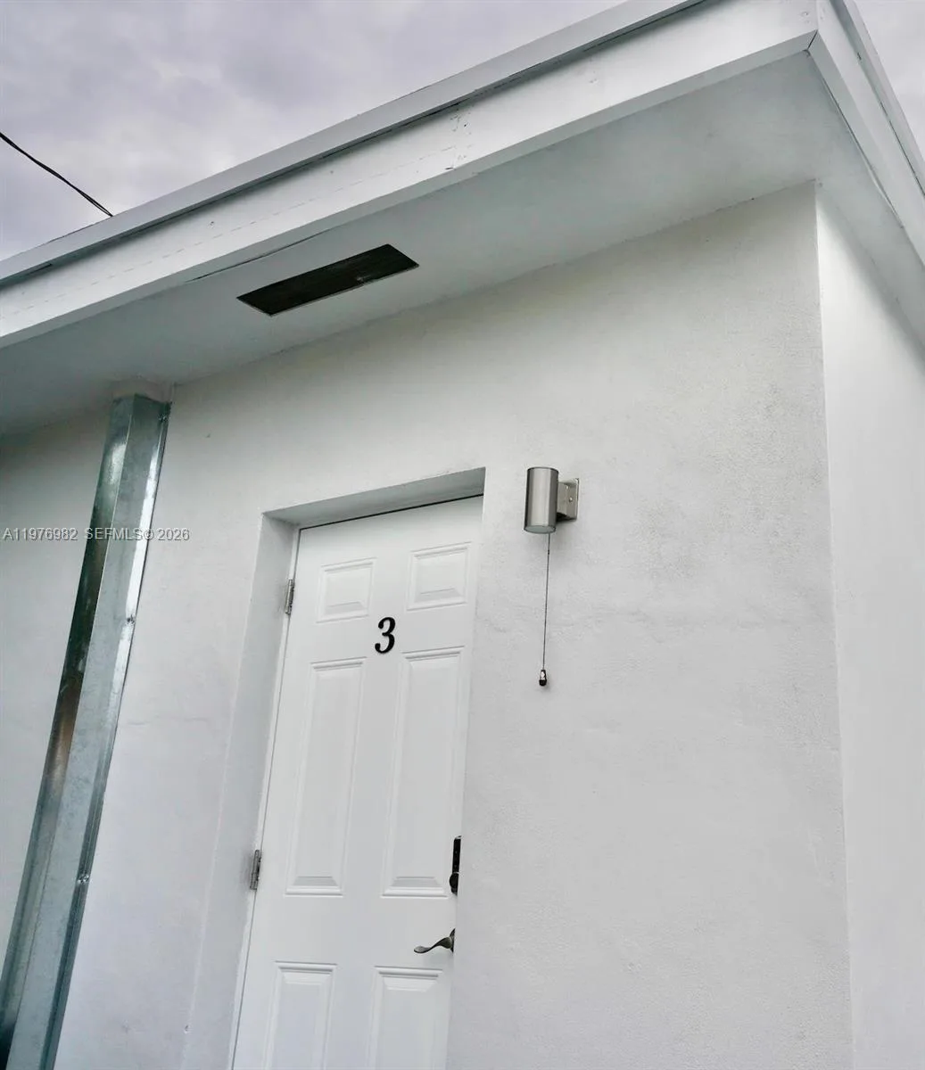 1647 NW 29th Ave, Miami, FL 33125 photo 11