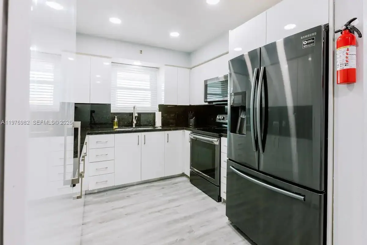 1647 NW 29th Ave, Miami, FL 33125 photo 4