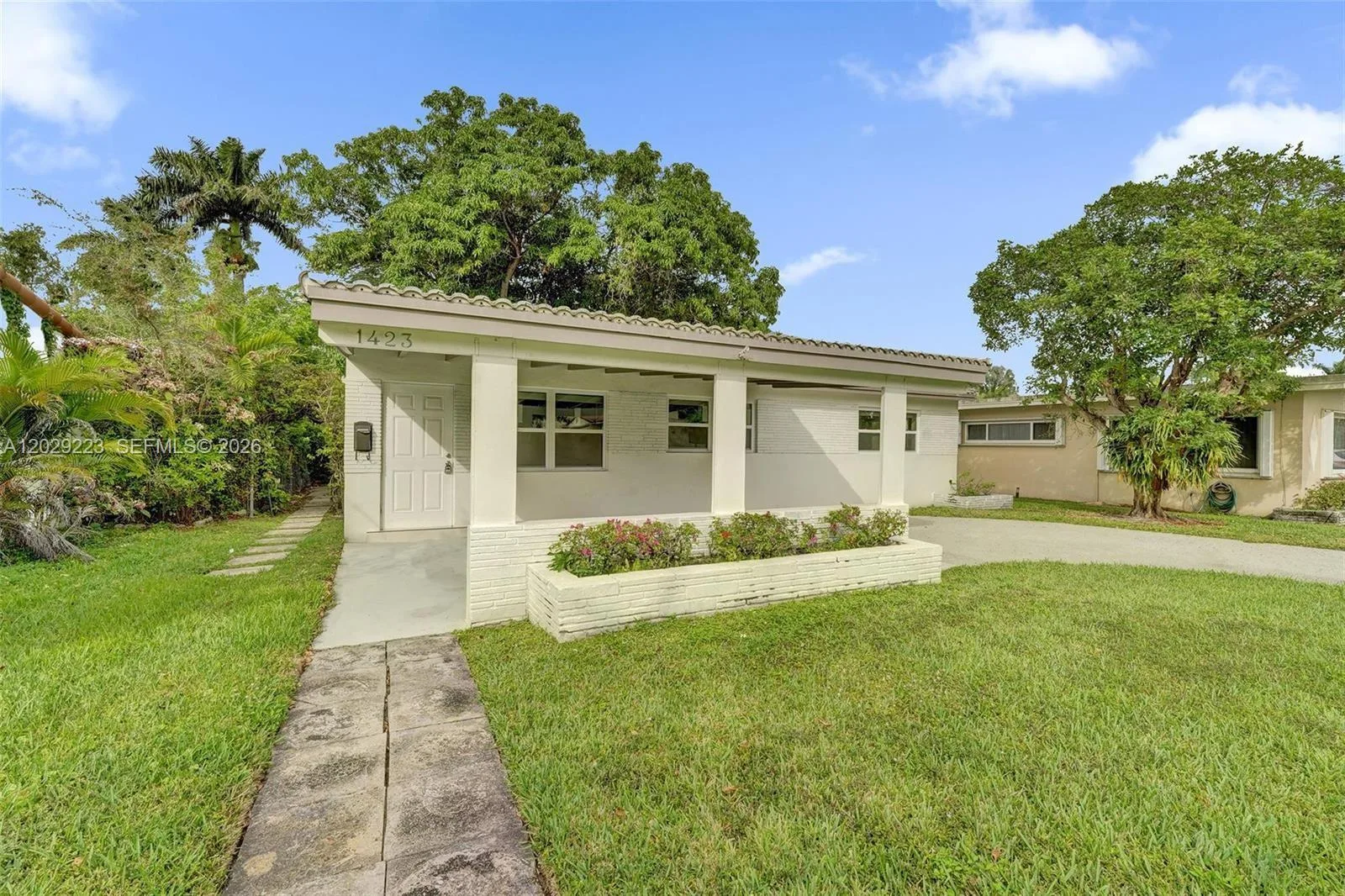 1423 Garfield St, Hollywood, FL 33020 photo 2