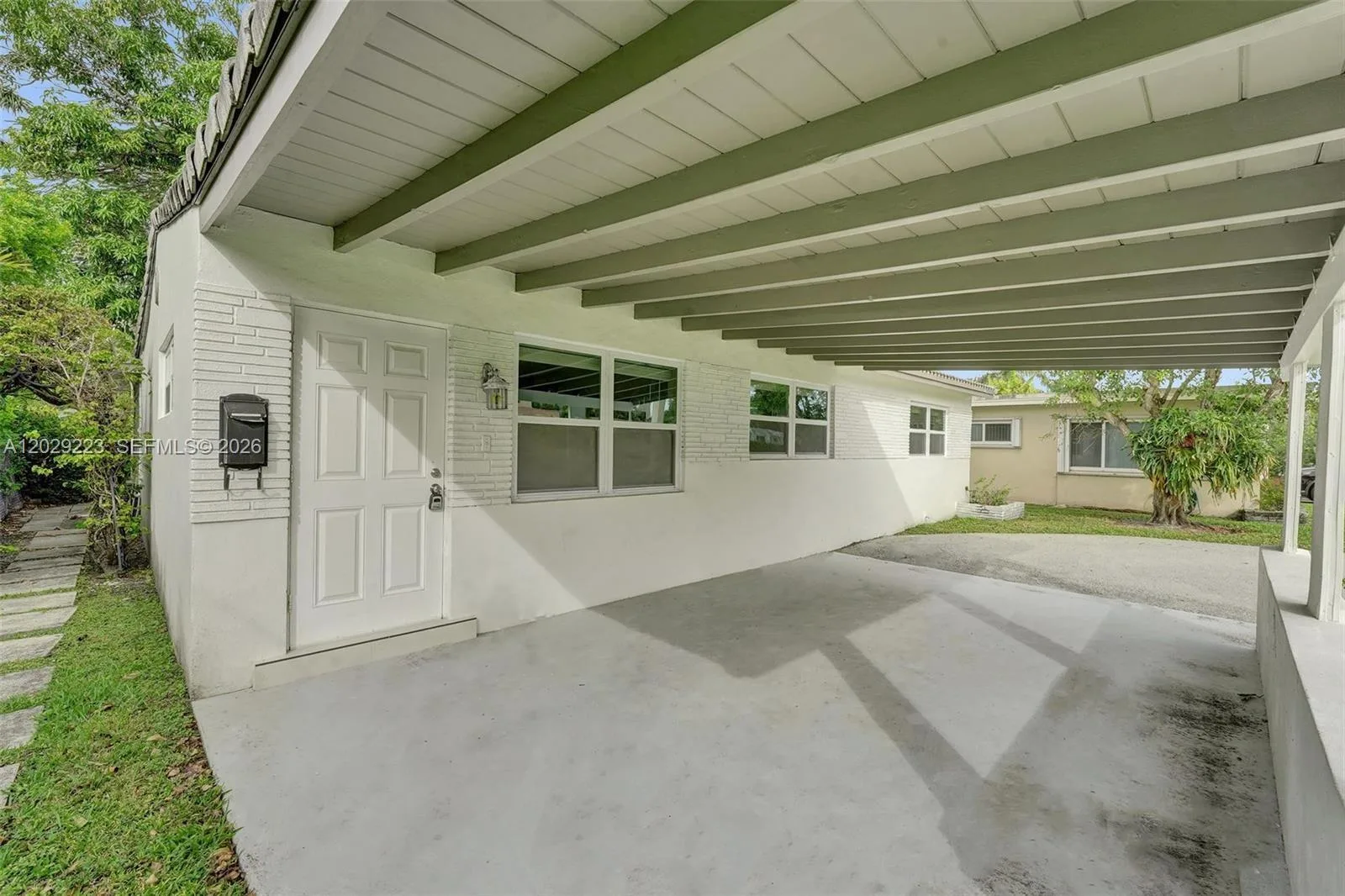 1423 Garfield St, Hollywood, FL 33020 photo 3