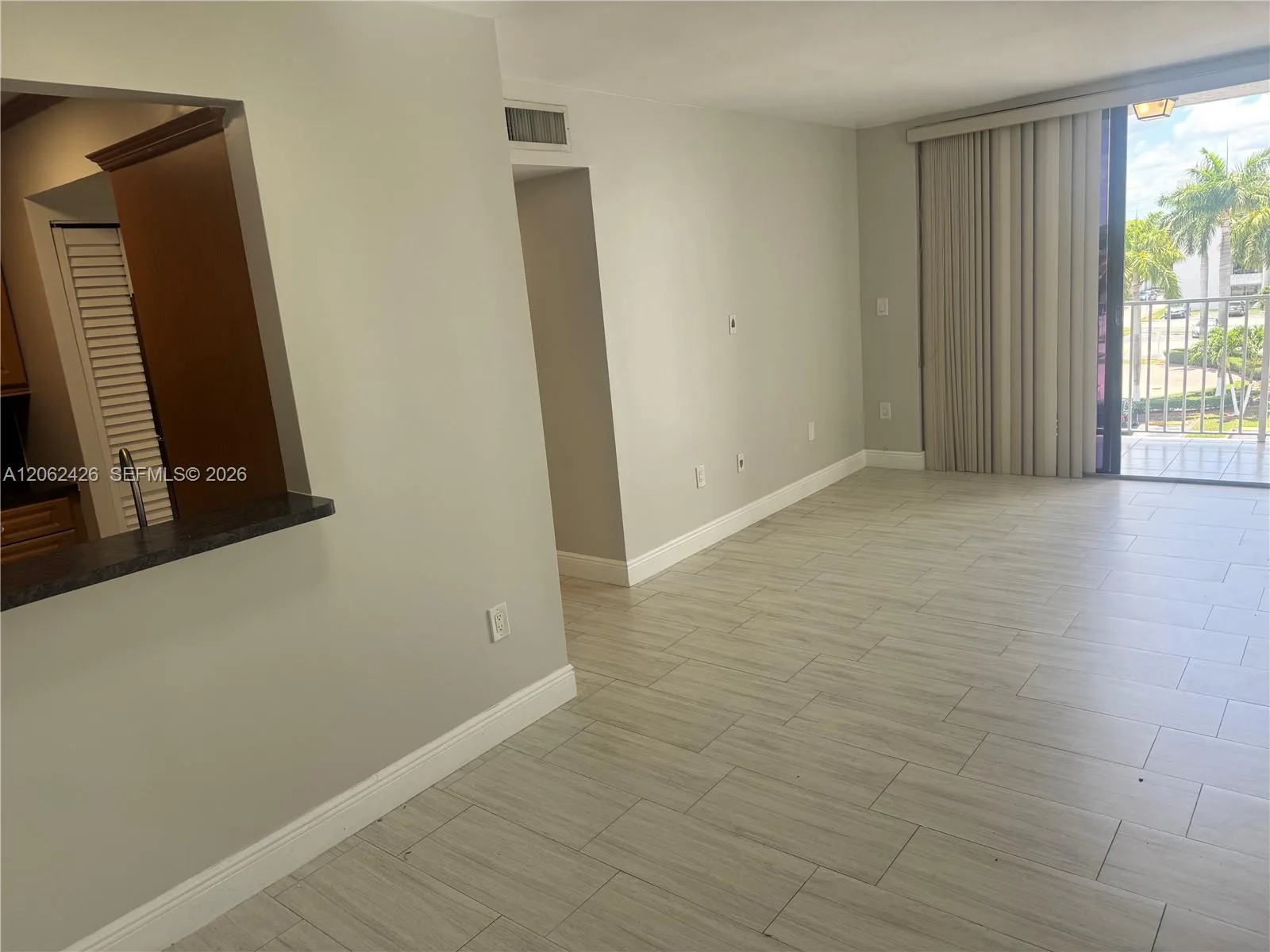 8075 NW 7th St # 403, Miami, FL 33126 photo 10