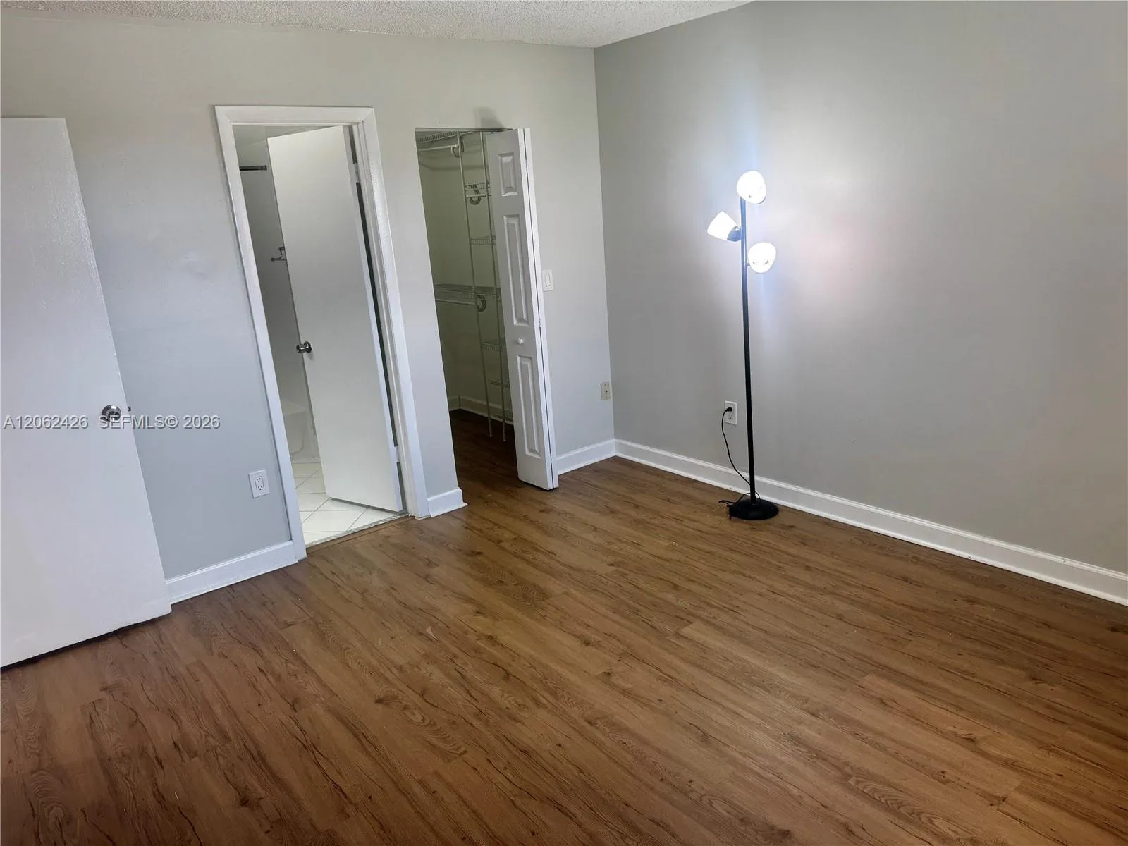 8075 NW 7th St # 403, Miami, FL 33126 photo 2