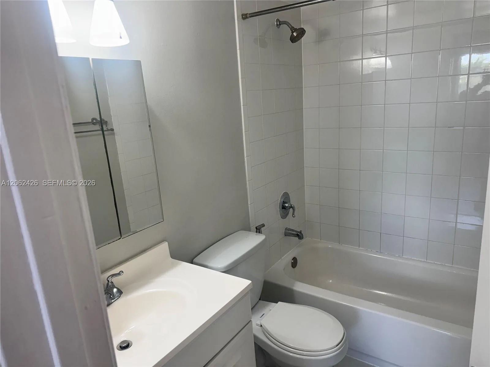 8075 NW 7th St # 403, Miami, FL 33126 photo 3