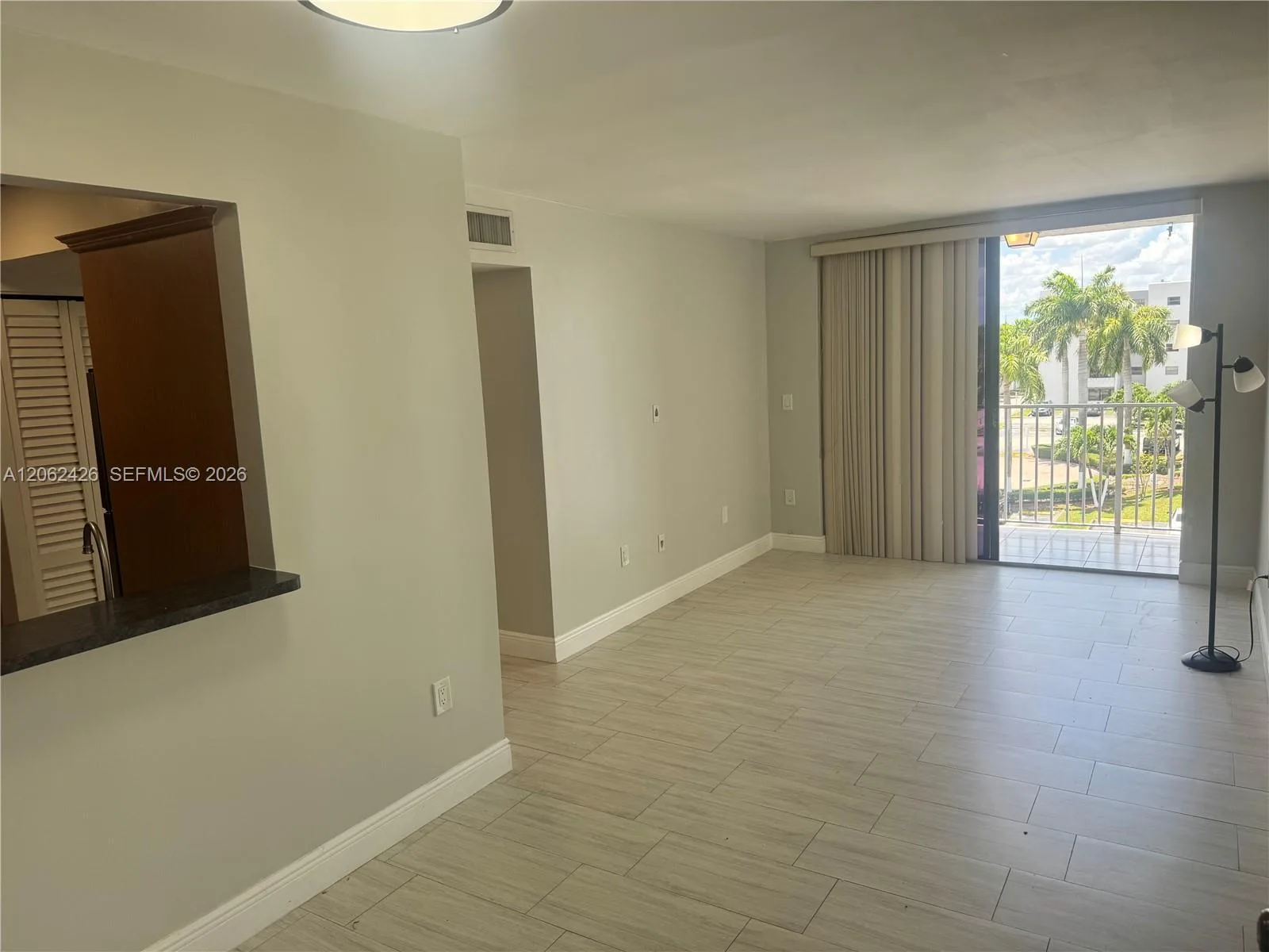 8075 NW 7th St # 403, Miami, FL 33126 photo 5