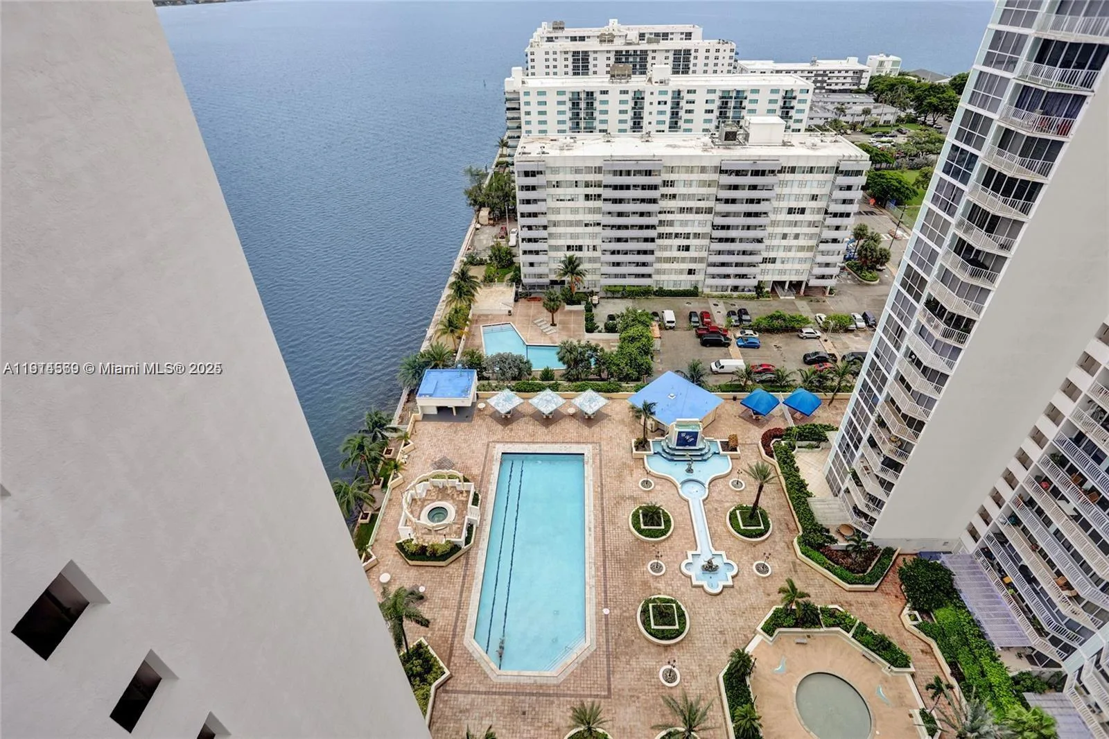 7601 E Treasure Dr # 2421, North Bay Village, FL 33141 photo 4