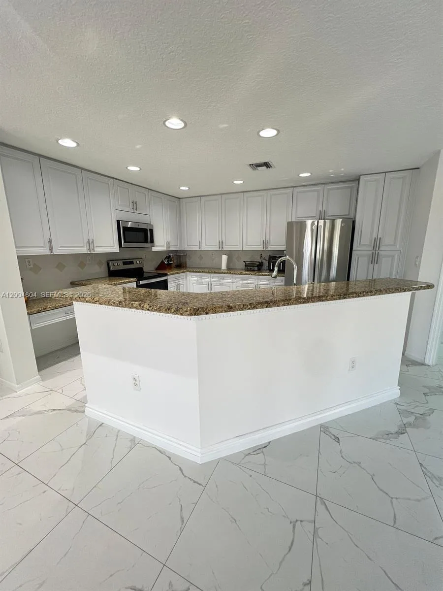 13840 NW 20th St, Pembroke Pines, FL 33028 photo 5