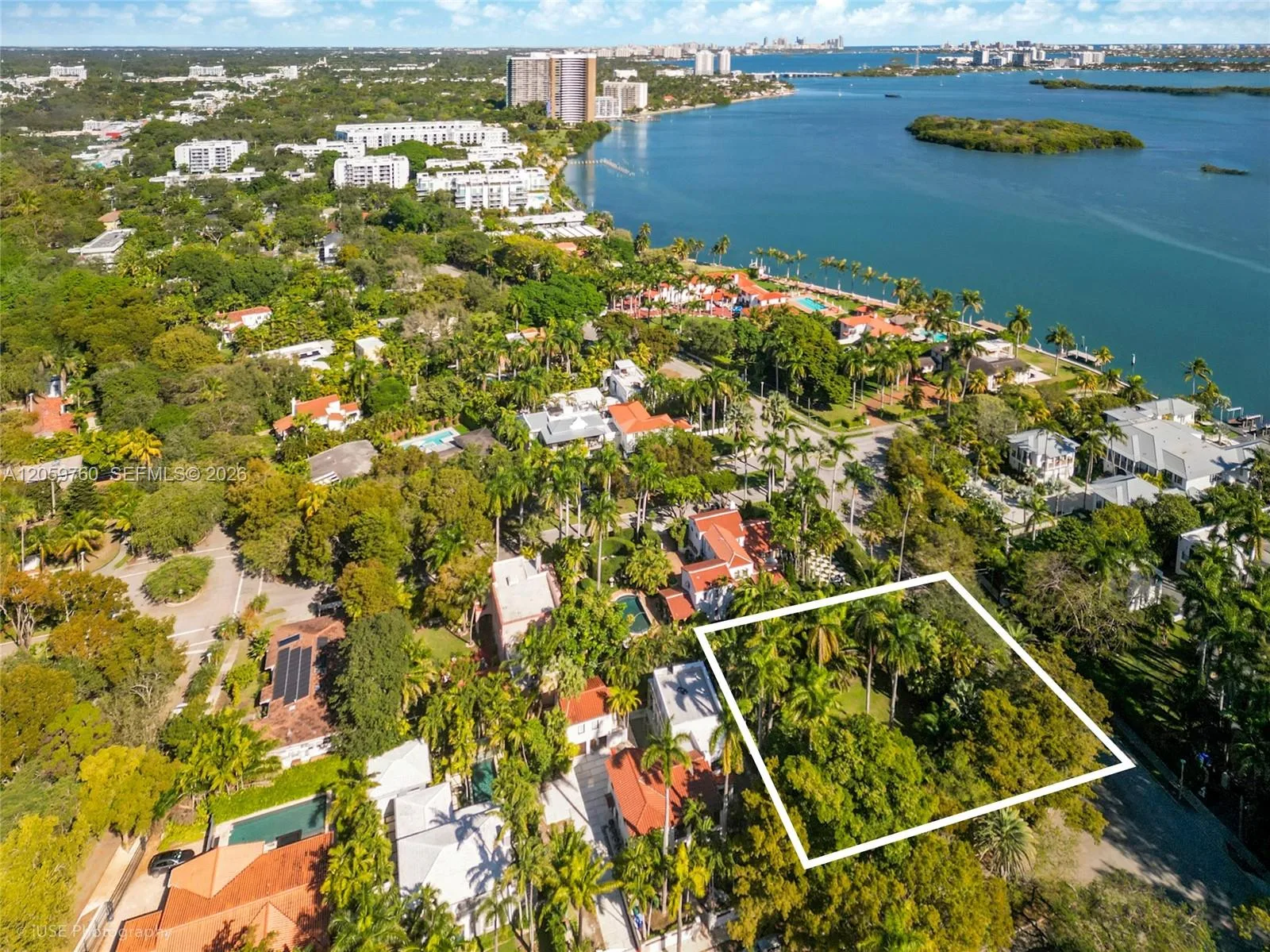 5810 N Bayshore Dr, Miami, FL 33137 photo 3
