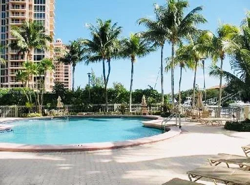 90 Edgewater Dr # 505, Coral Gables, FL 33133