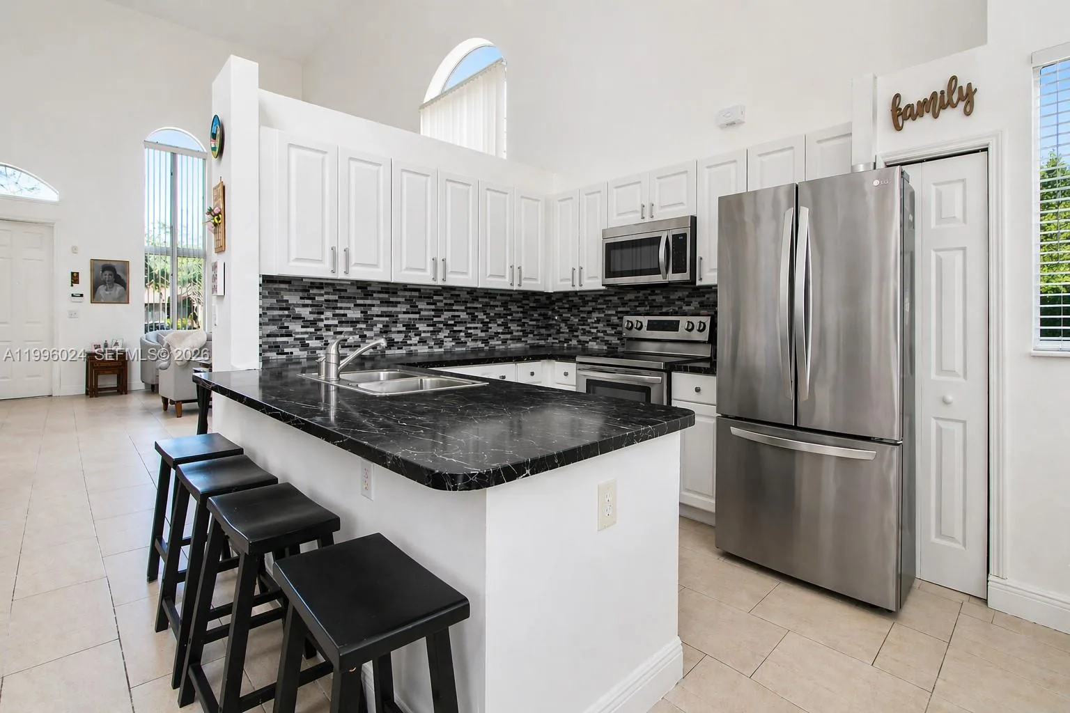 1910 SE 14th Cir, Homestead, FL 33035 photo 12