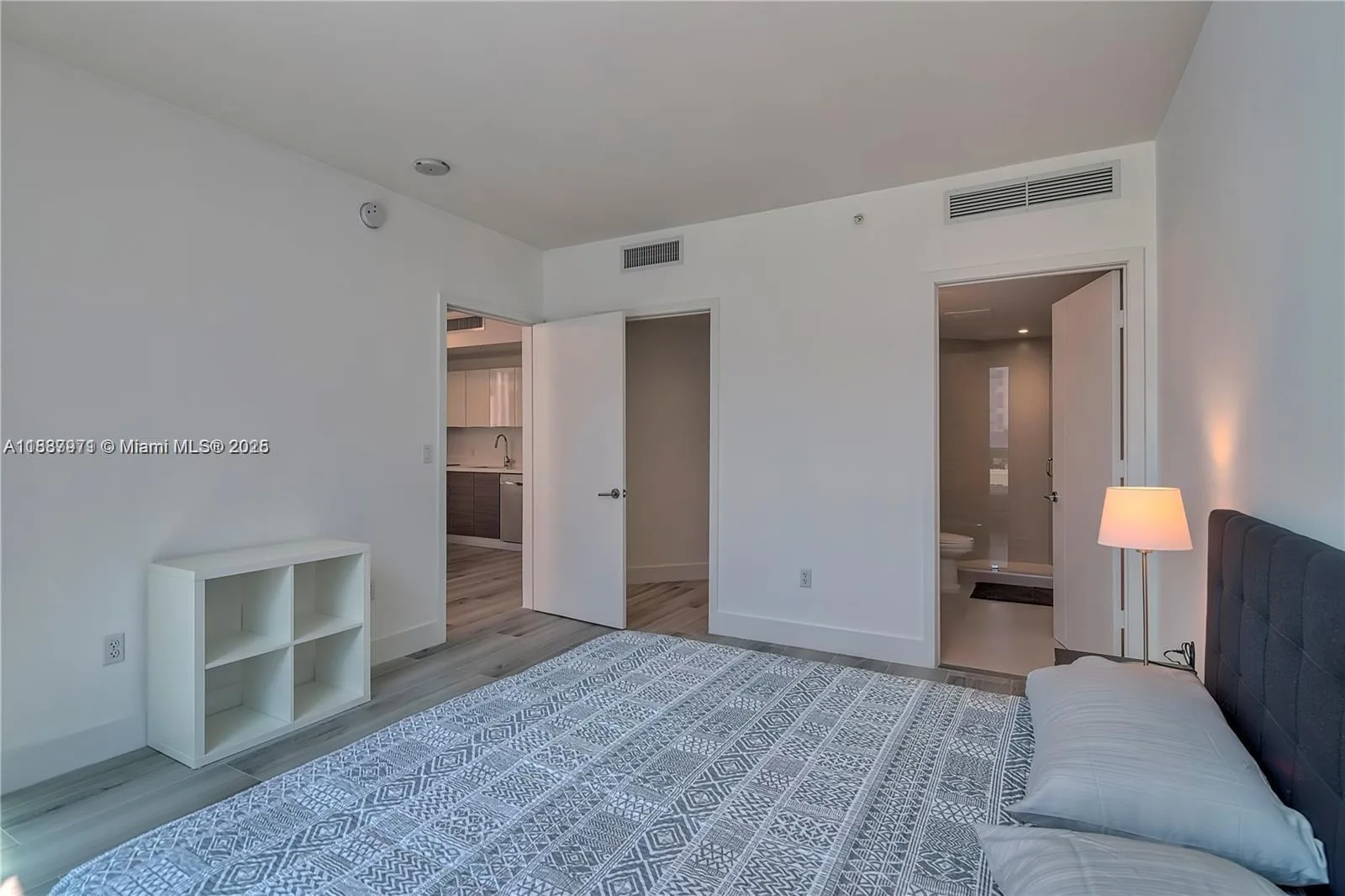 1010 SW 2nd Ave # 609, Miami, FL 33130 photo 10